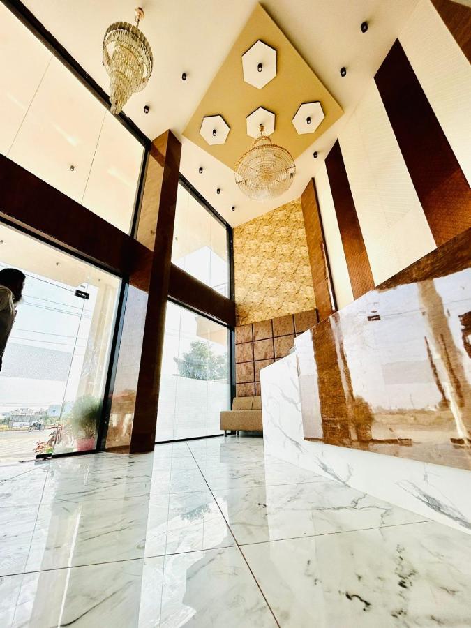 Clarks Collection Somnath Somnāth Exterior foto